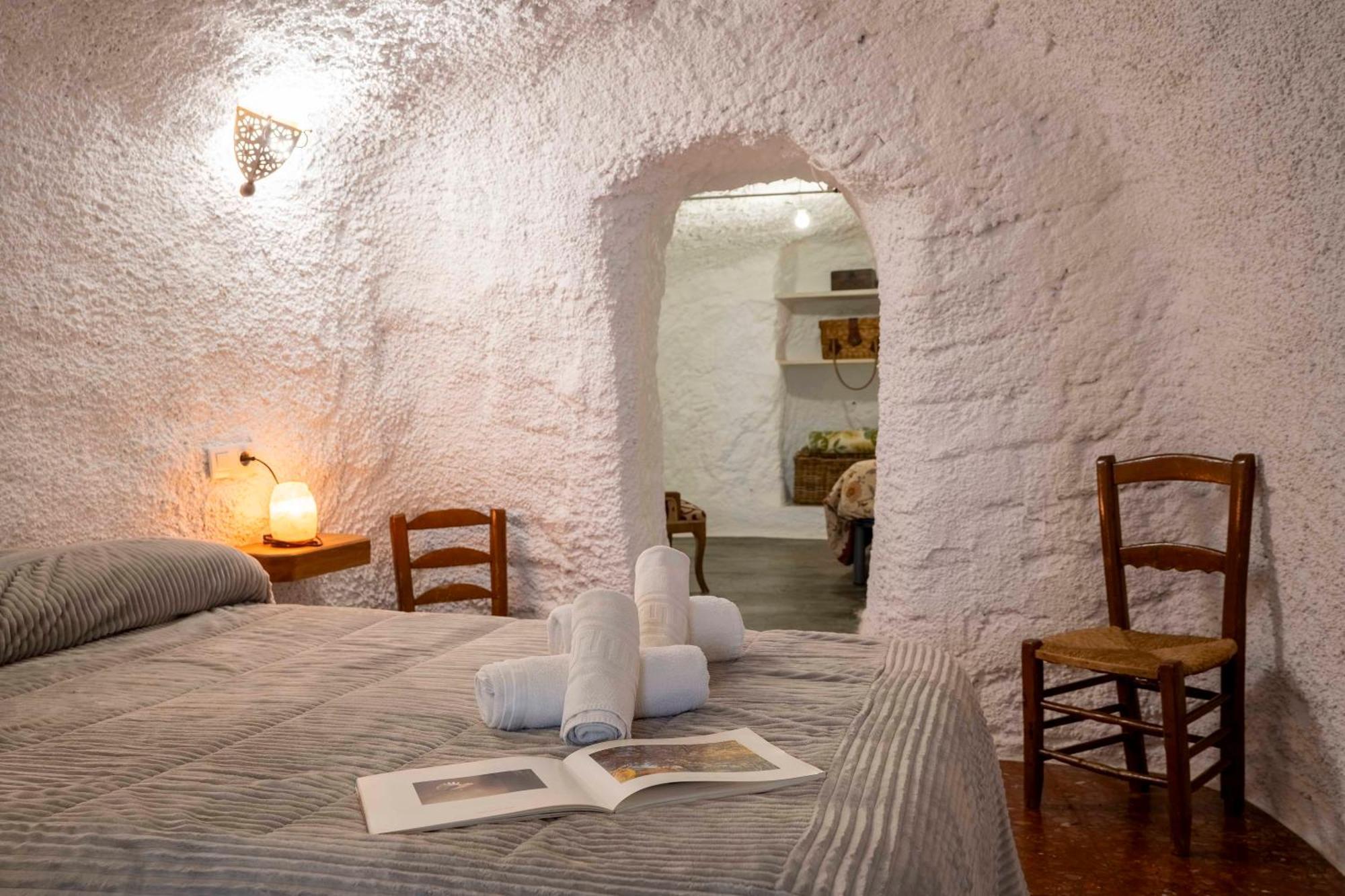 세네스데라베가 La Cueva De La Abuela 빌라 외부 사진
